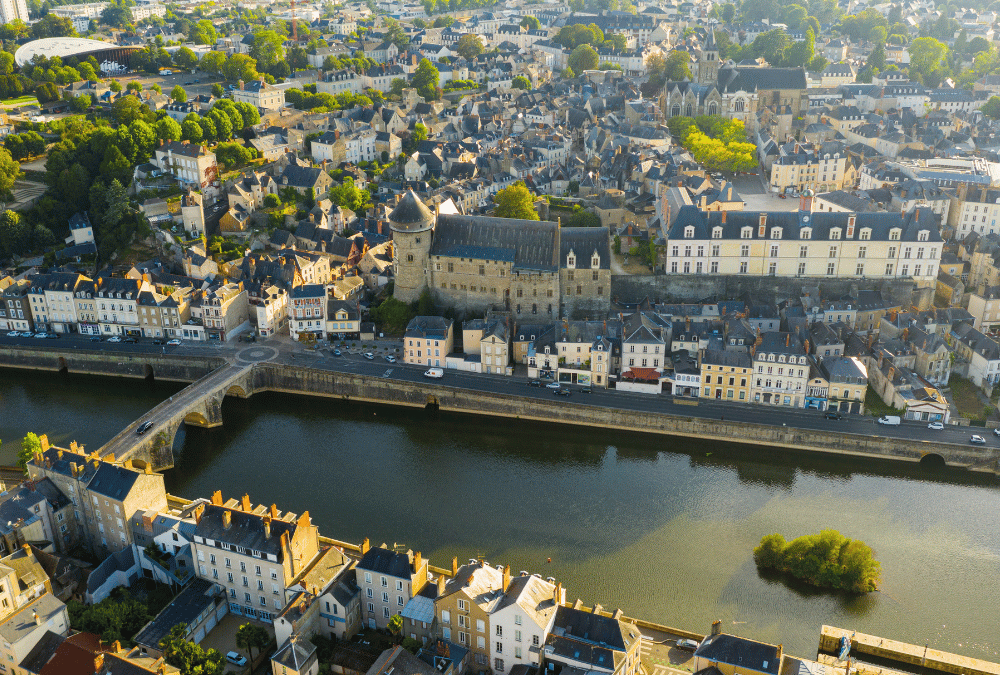 2025 : Est-ce le bon moment pour acheter sa résidence principale à Laval avec le PTZ ?